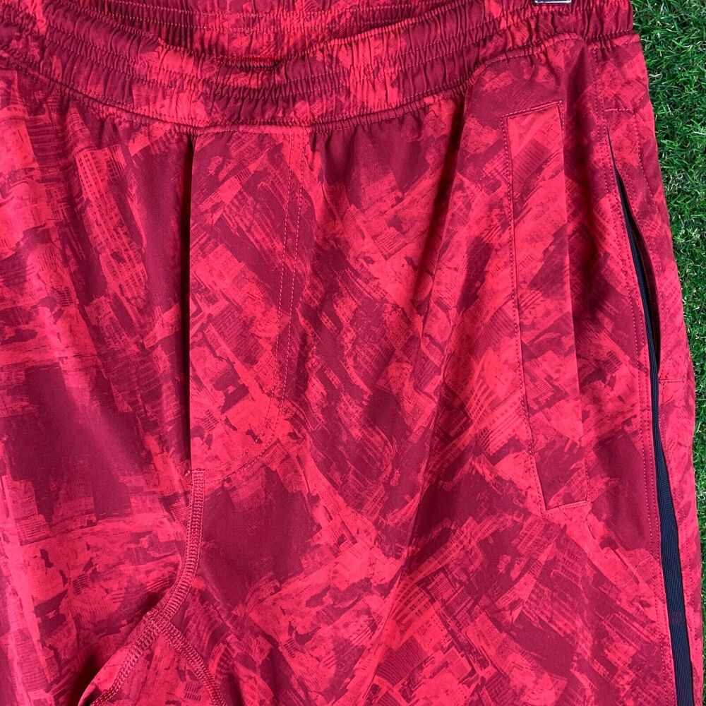 Lululemon Pace Breaker 9 Inch Shorts Mens L Red lined camo jungle - Picture 2 of 9